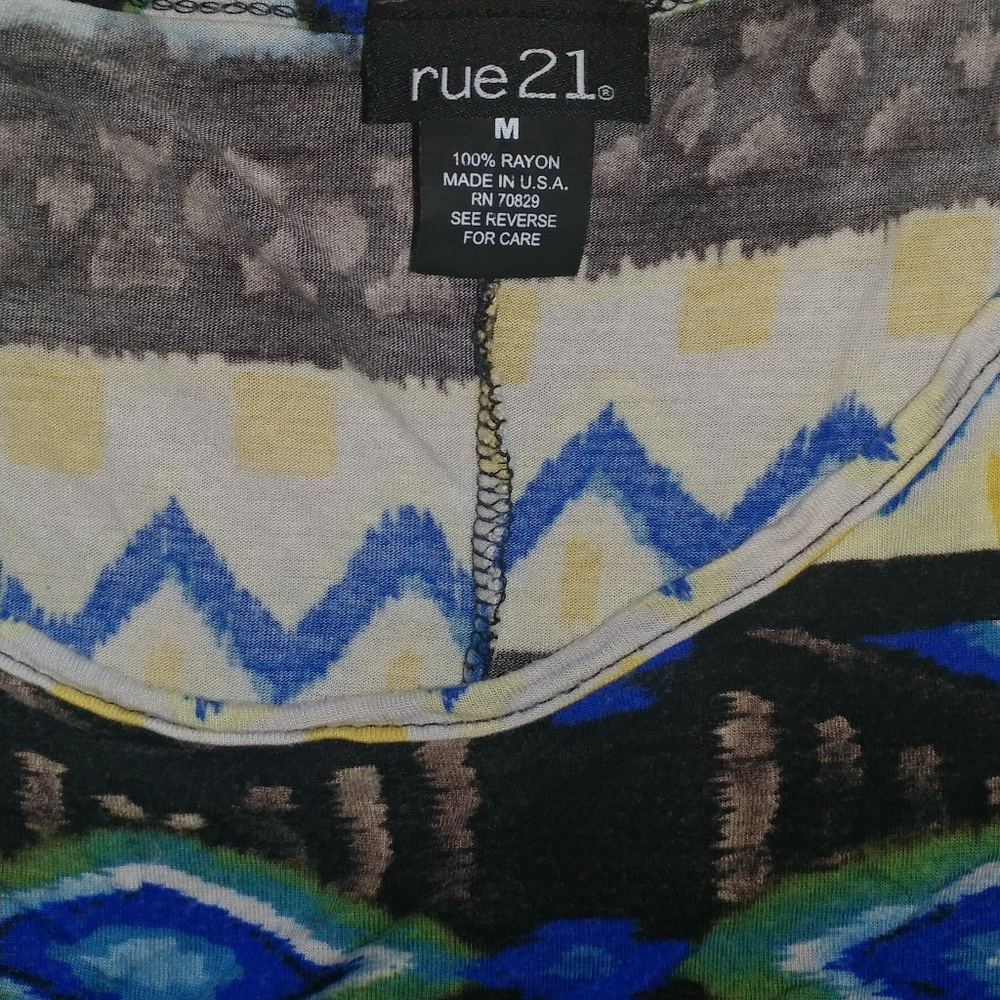 Aztec design crop top - Picture 2 of 2